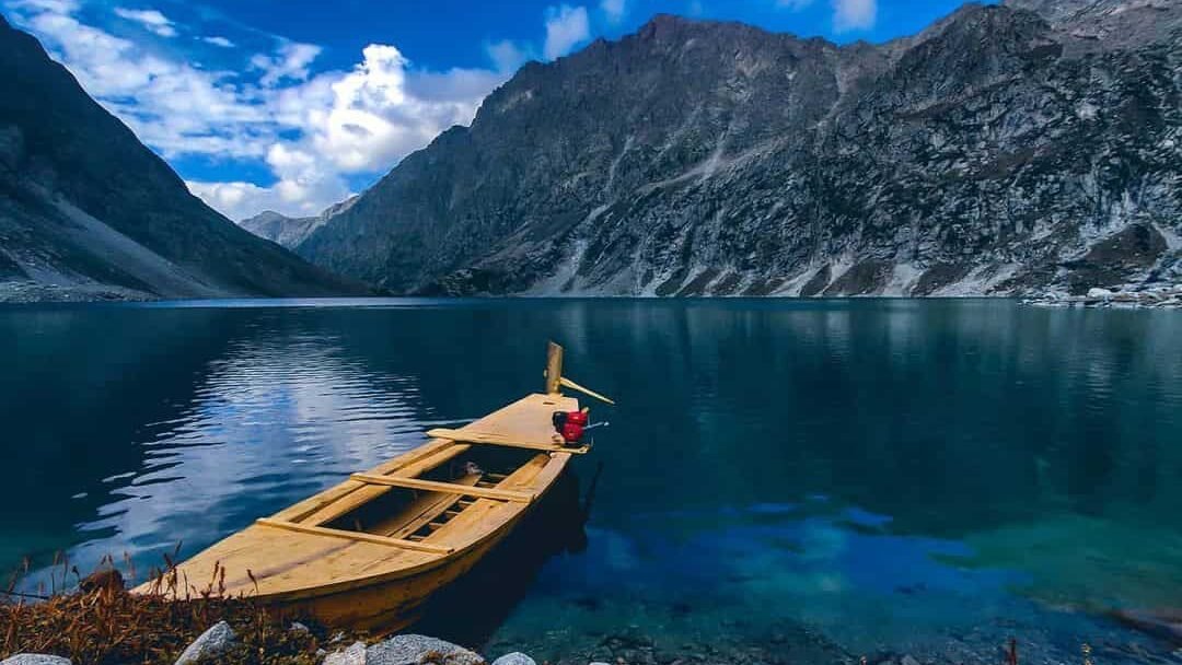 Rowing in Kumrat Valley