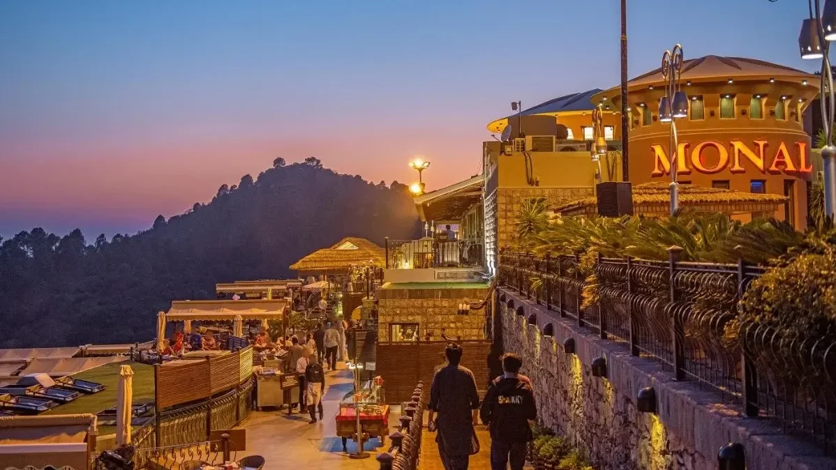 islamabad monal restaurant