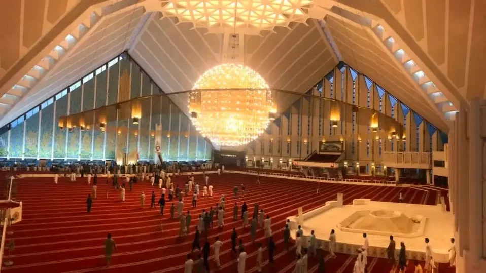 Faisal Mosque interior