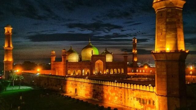 Badshahi Mosque