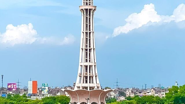 The Minar-e-Pakistan